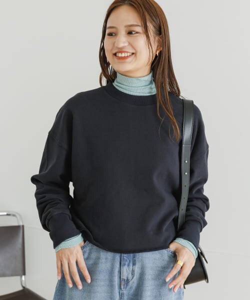 限定でセール価格 annmiru AMロゴクロップドスウェット navy | www