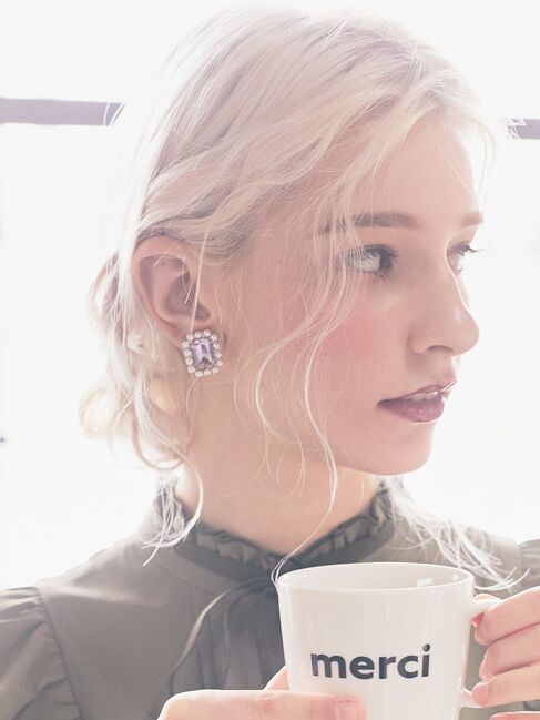 パールビジューイヤリング|Maison de FLEUR(メゾンドフルール)の パールビジューイヤリング|Maison de FLEUR(メゾンドフルール)の