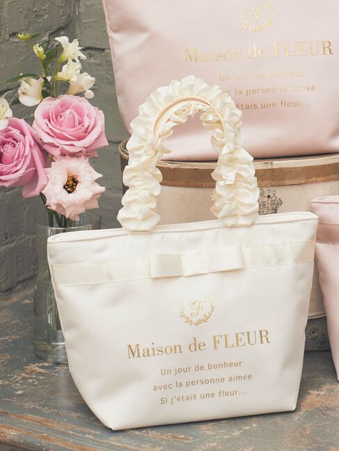 18 maison de fleur メゾンドフルール のブランドロゴフリルハンドルトートsバッグ トートバッグ maison de fleur