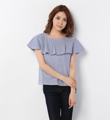 胸フリルブラウス