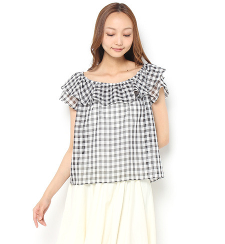 フレアー襟ブラウス