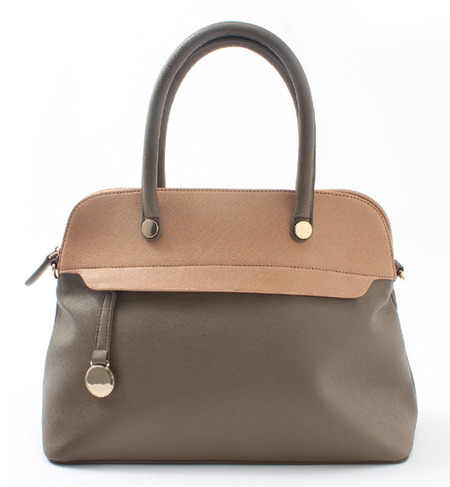 トランペーズ型ボストンバッグ