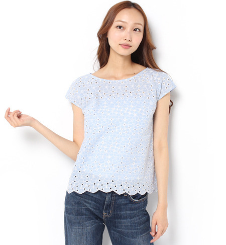 スカラップ刺繍ブラウス