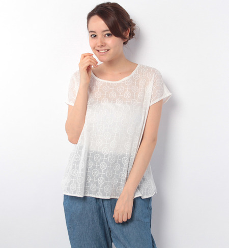 ボイル刺繍プルオーバーブラウス