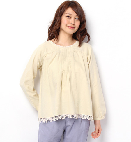 モチーフレース裾レースブラウス