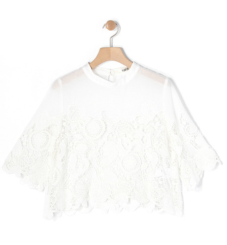 エンブロイダリーブラウス