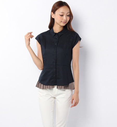 チェック柄裾プリーツブラウス