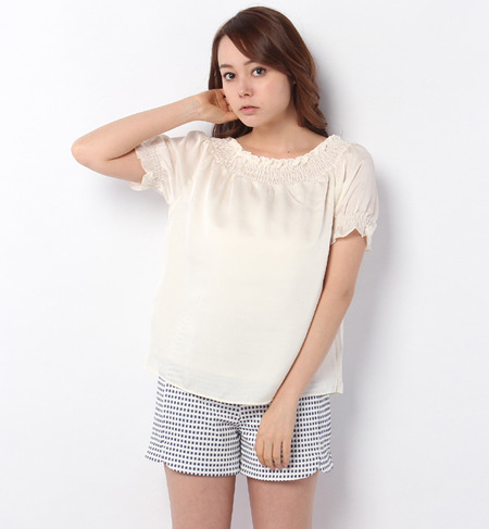 ギャザーデザインブラウス