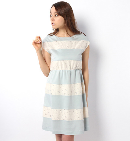 レースボーダーワンピース