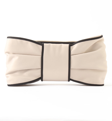 リボン風クラッチバッグ