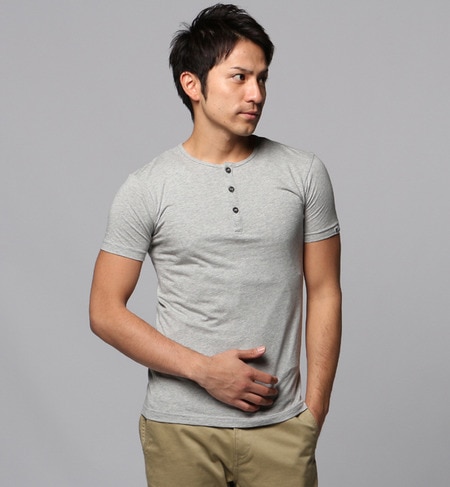 inner light henrly neck tee