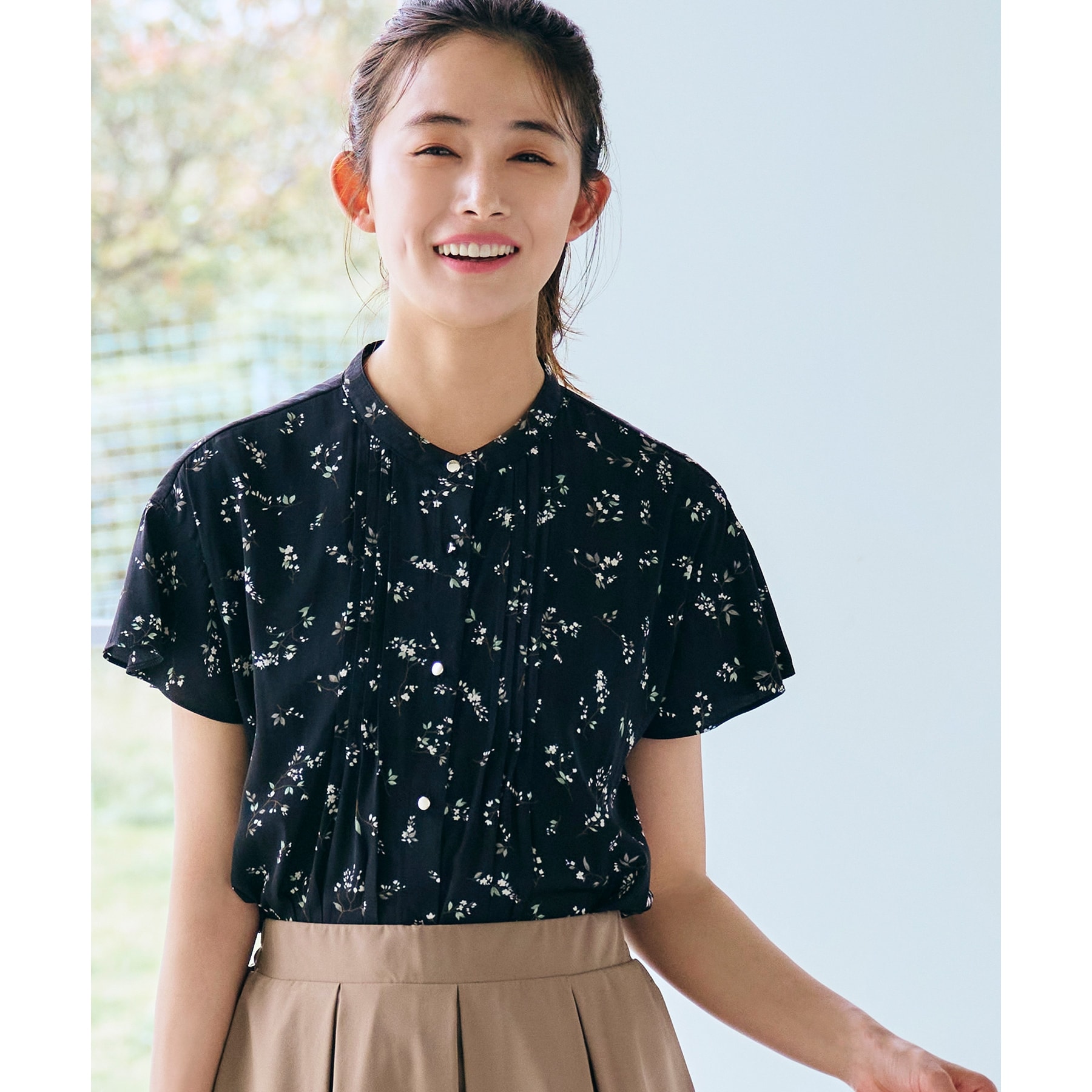 UNIQLO ユニクロ (M) S Sanderson 刺繍柄Tシャツ - トップス