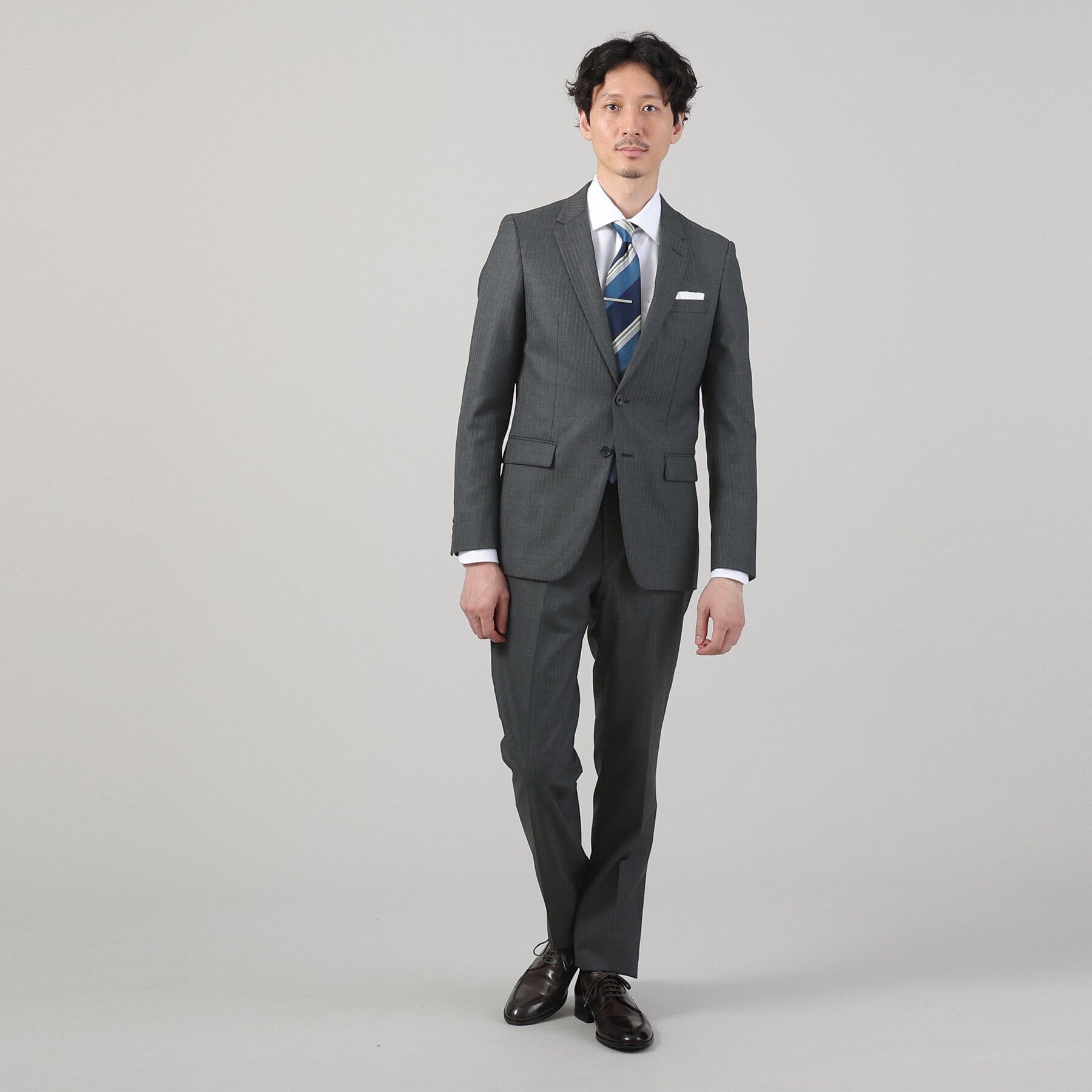 大人気最新作TAKEO KIKUCHI （タケオ キクチ）スーツ　新品 スーツ