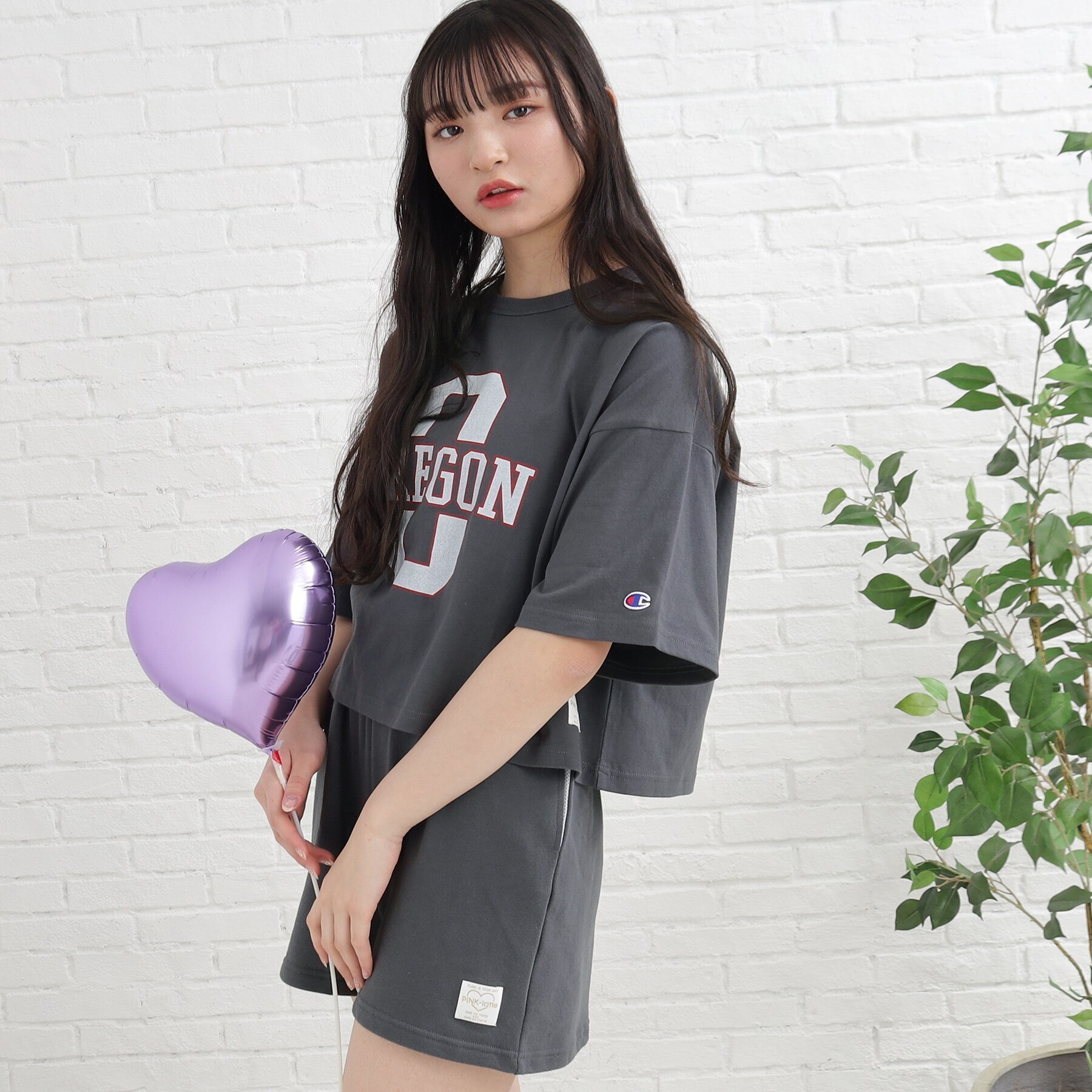 Champion/チャンピオン】コラボ 短丈Tシャツ|PINK-Latte(ピンクラテ)の