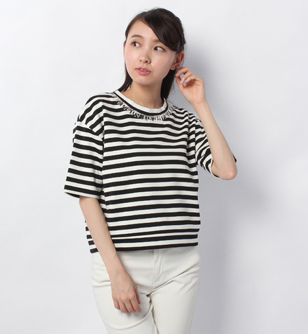 ビジュー使いドロップショルダーショートトップス