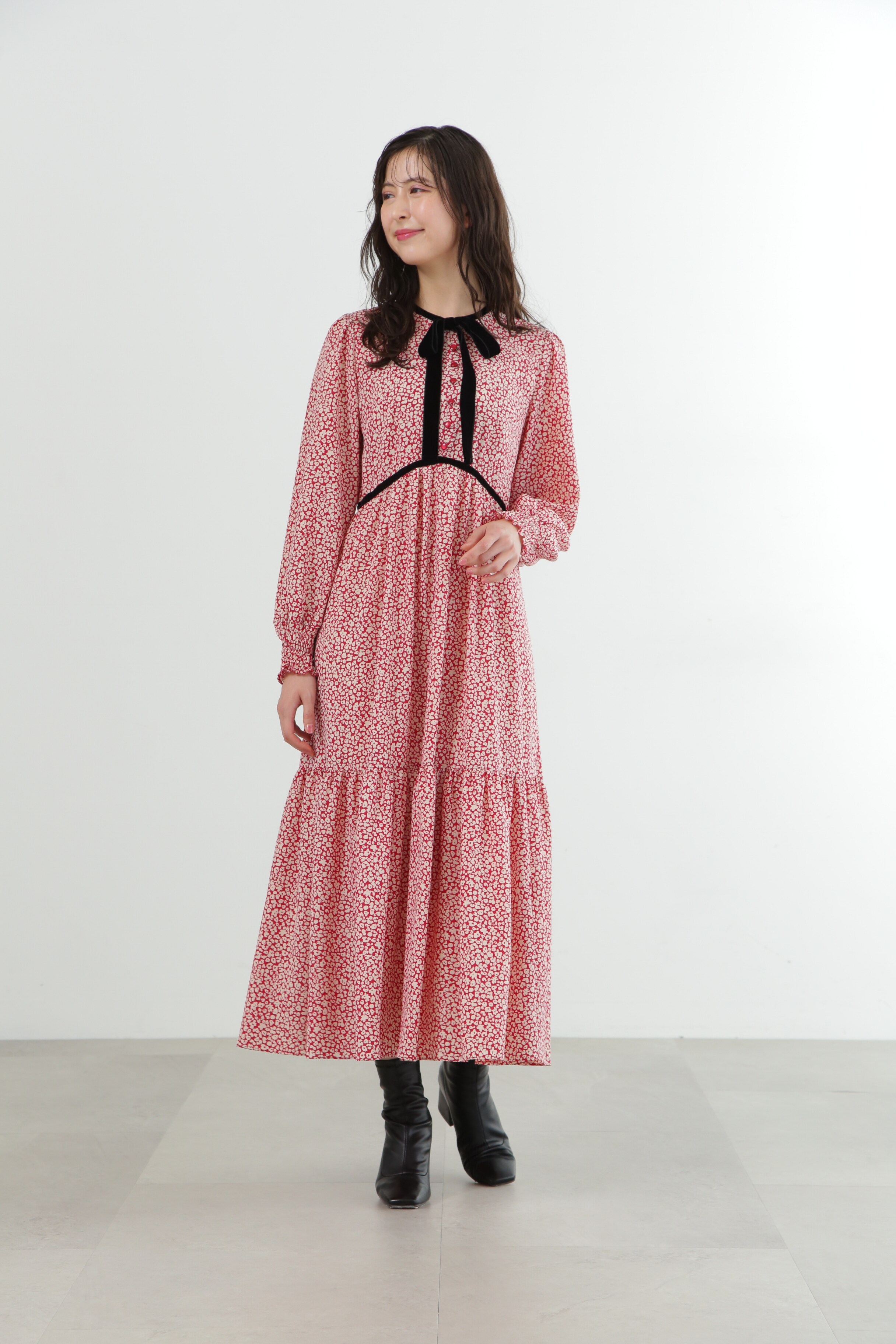 Endy ROBE》アナスタシア襟付ワンピース|JILL STUART(ジル スチュアート)の通販｜アイルミネ