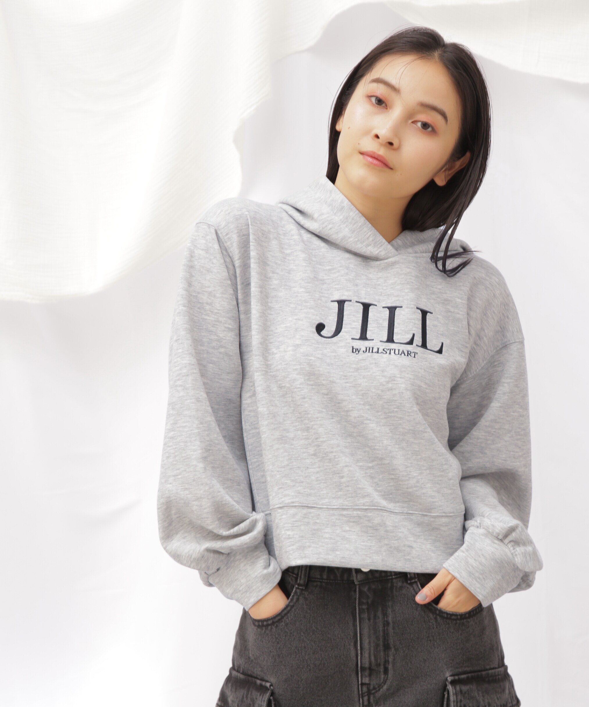 エンブレムシシュウTシャツ WEB限定カラー：ミモザイエロー|JILL by