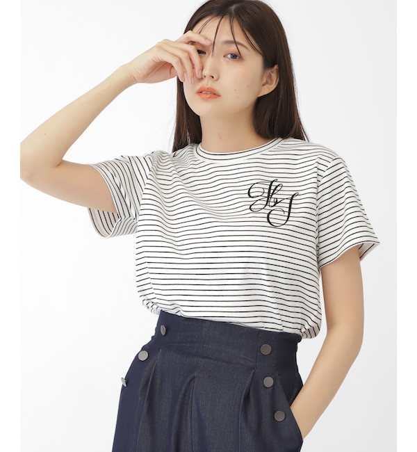 モテ系メンズファッション|【ジル　バイ　ジル　スチュアート/JILL by JILL STUART】 フロッキーエンブレムプリントTシャツ