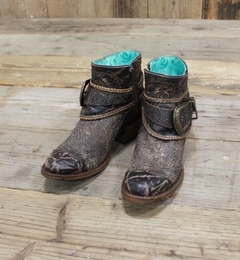 【goa/goa】 【CORRAL】BROWN FLORAL EMBOSSED STRAP SHORTIE [送料無料]