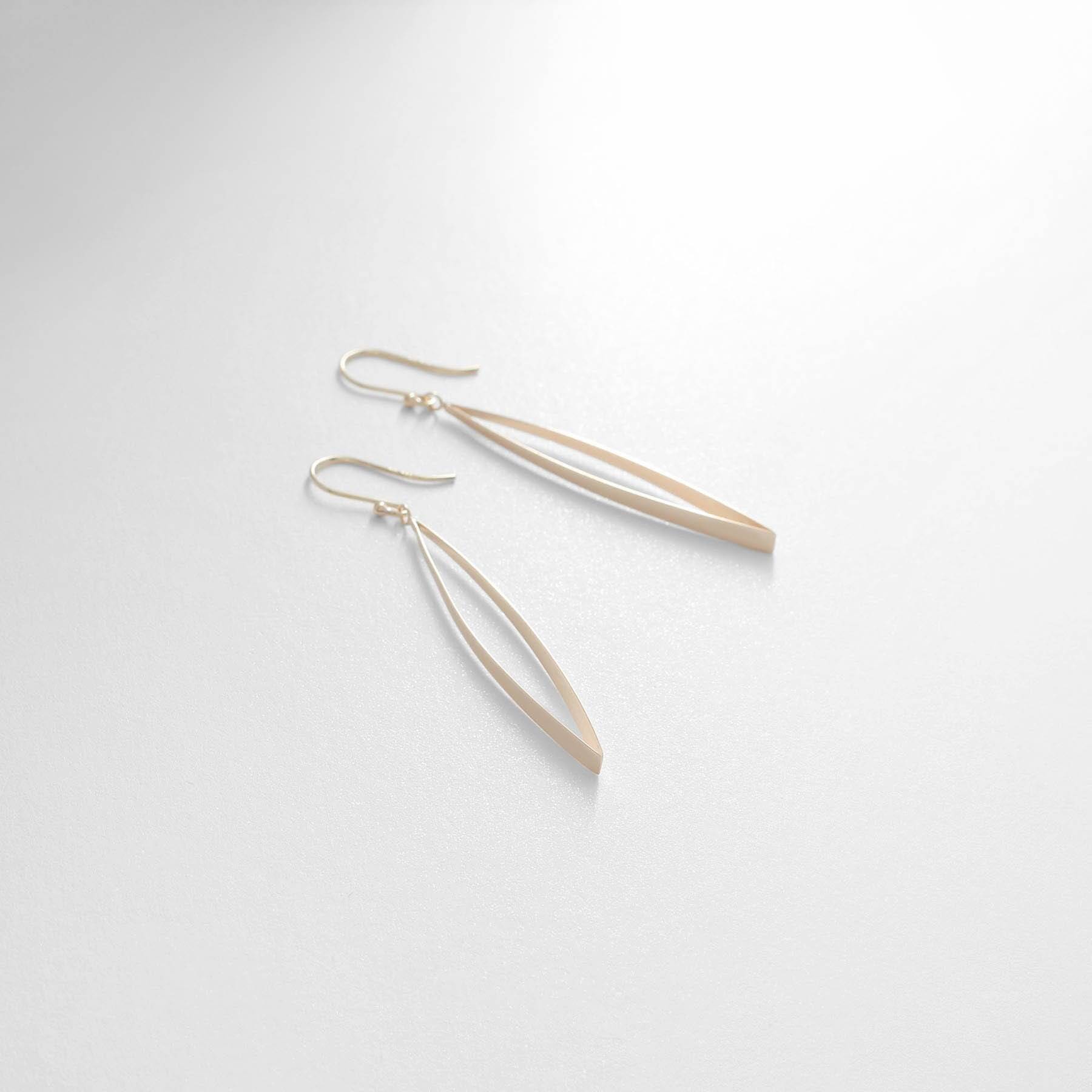 オンラインストア買付 COCOSHNIK ココシュニック フックピアス www