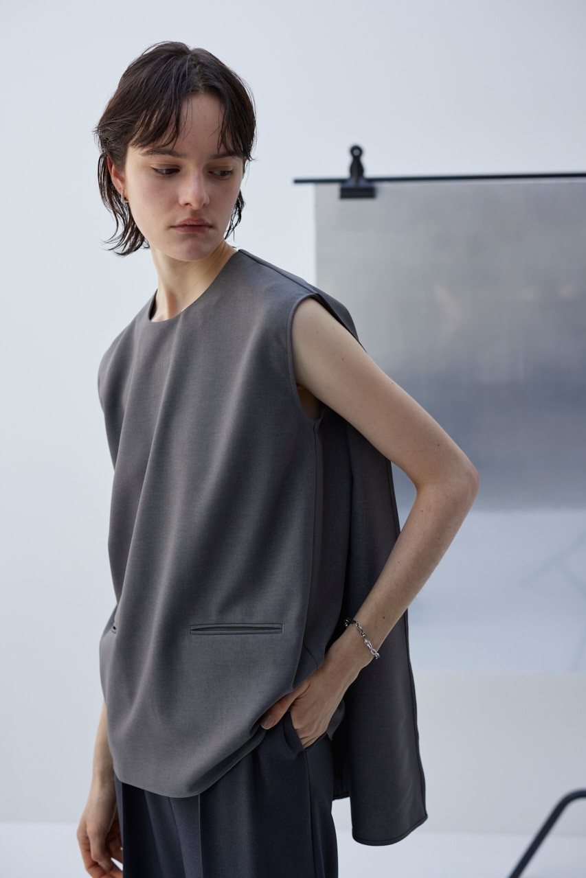 新品タグ付き RIM.ARK R-neck vest like tops