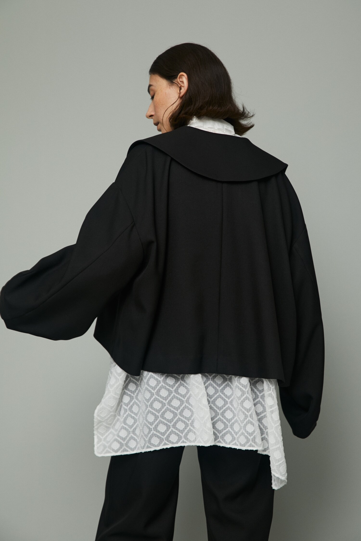 Big asymmetry collar jacket|HeRIN.CYE(ヘリンドットサイ)の通販