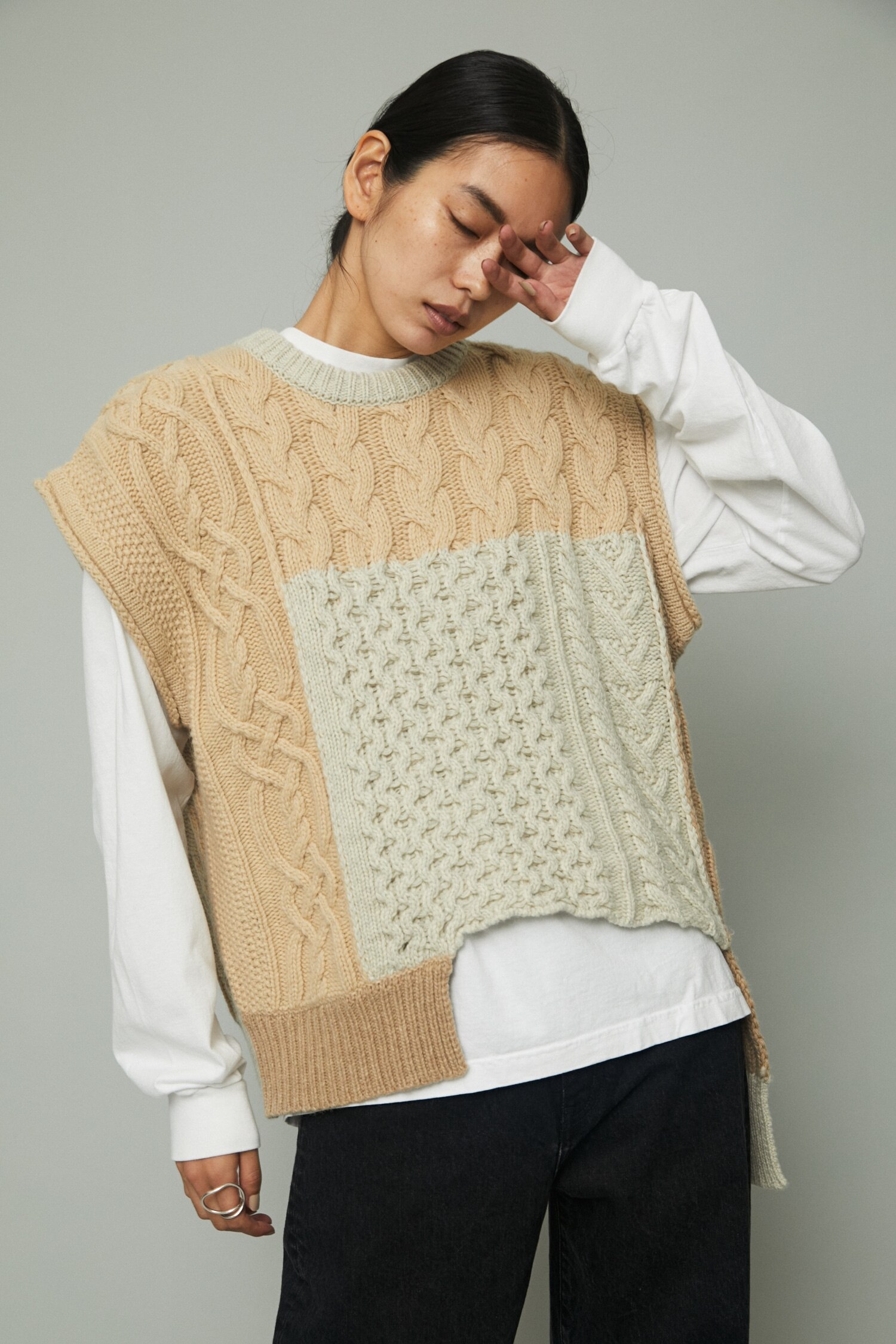 Scale knit vest|HeRIN.CYE(ヘリンドットサイ)の通販｜アイルミネ