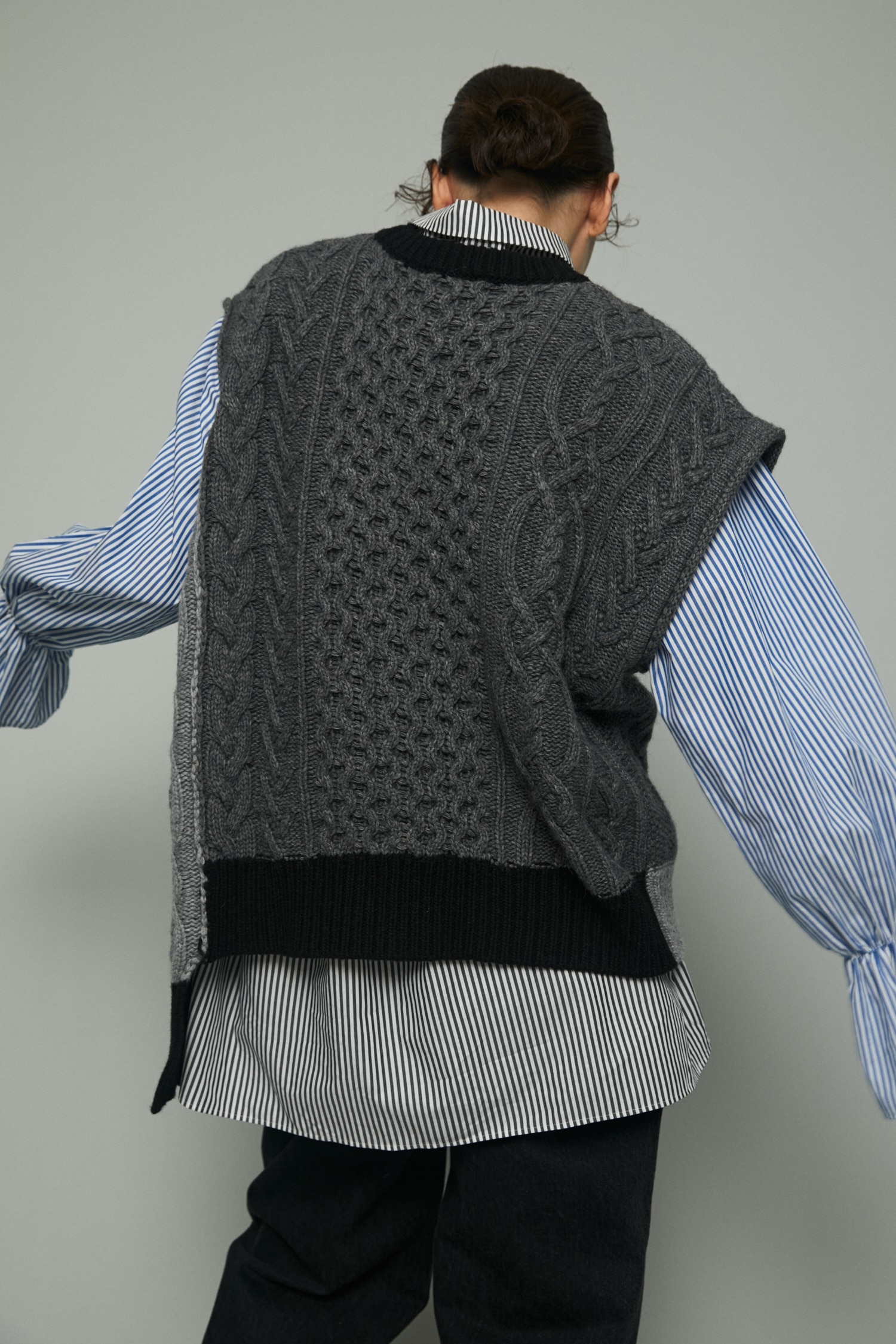 Cable pattern vest|HeRIN.CYE(ヘリンドットサイ)の通販｜アイルミネ