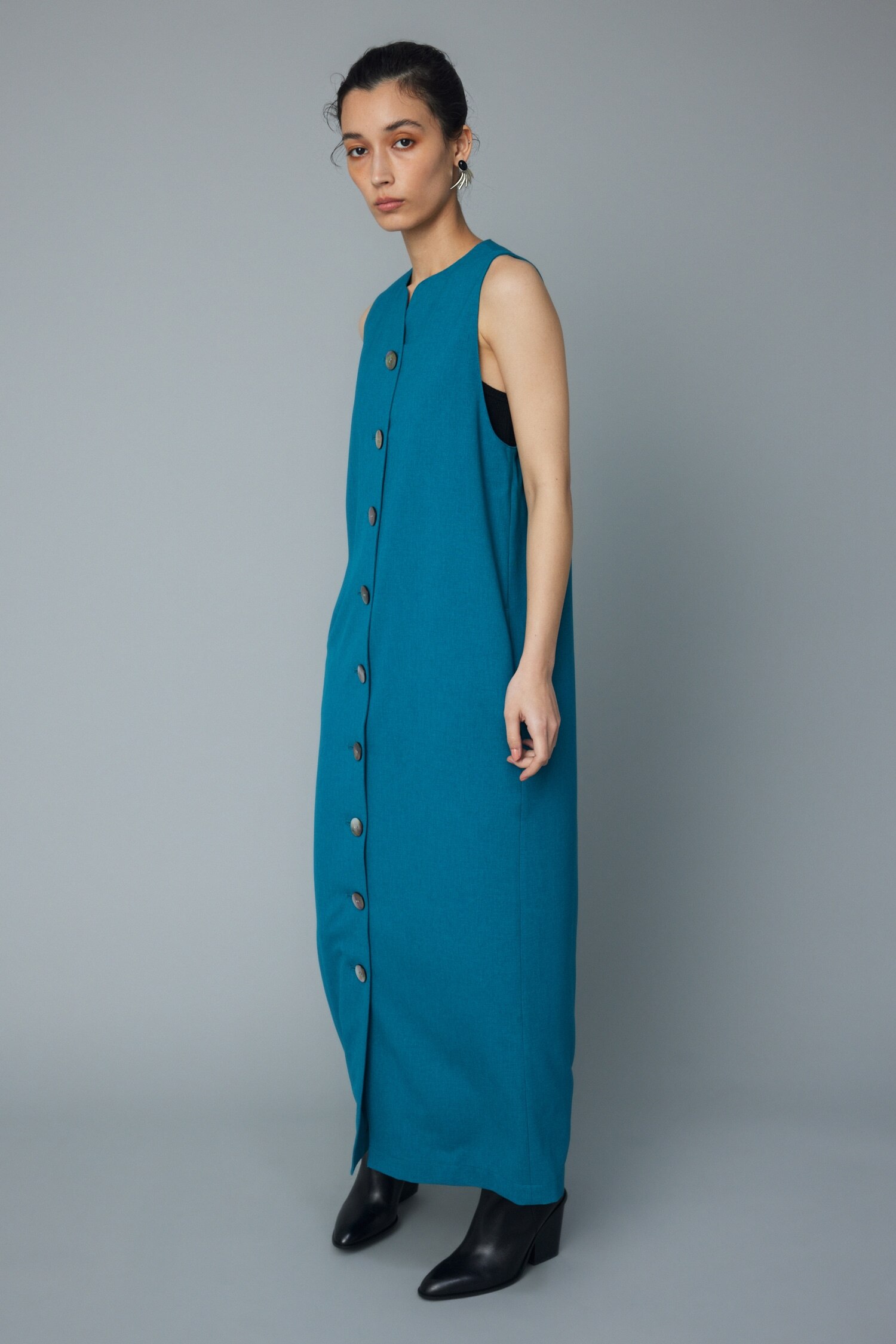 Back pleats design dress|HeRIN.CYE(ヘリンドットサイ)の通販｜アイルミネ