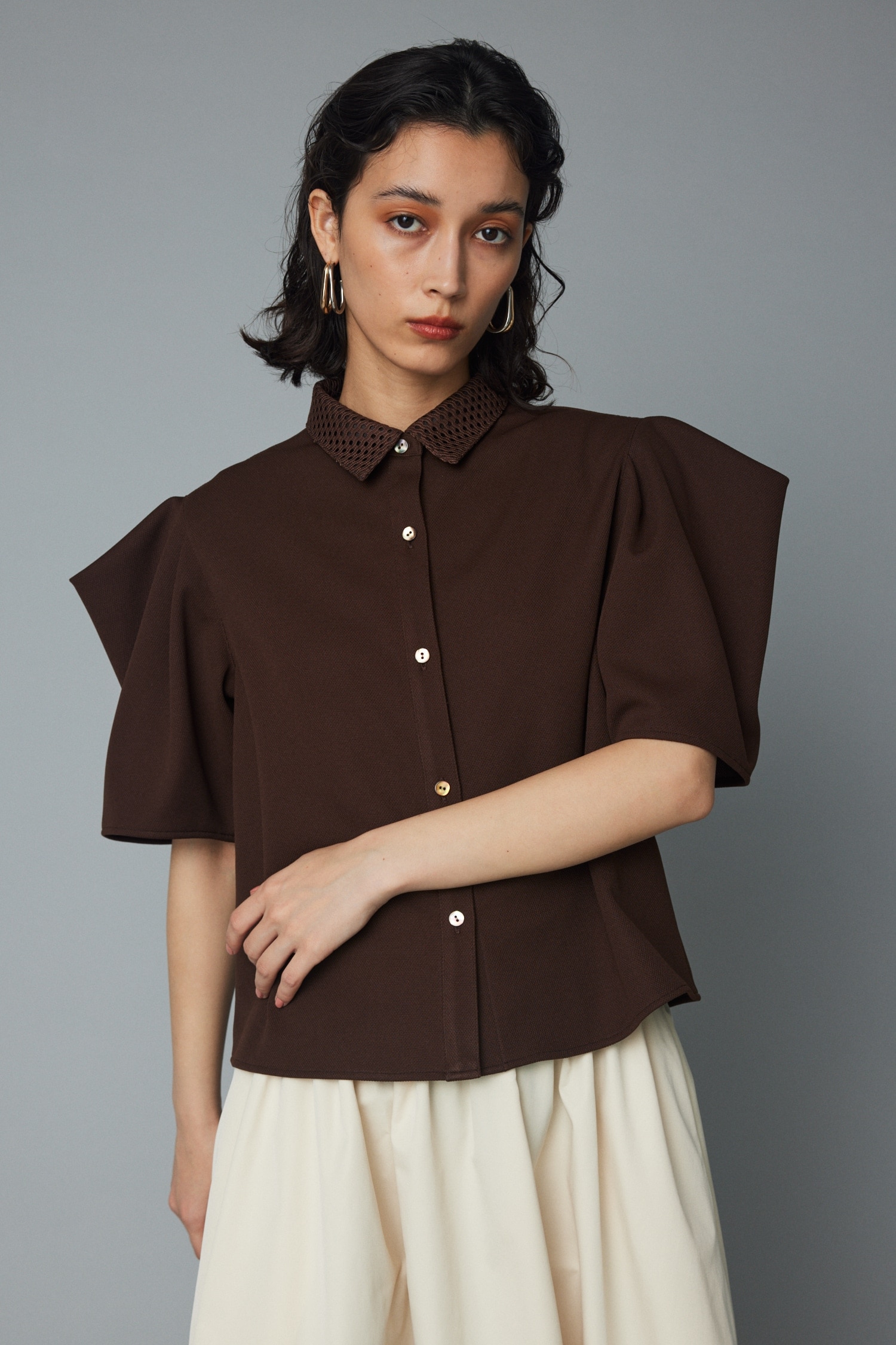 Power shoulder shirt|HeRIN.CYE(ヘリンドットサイ)の通販｜アイルミネ