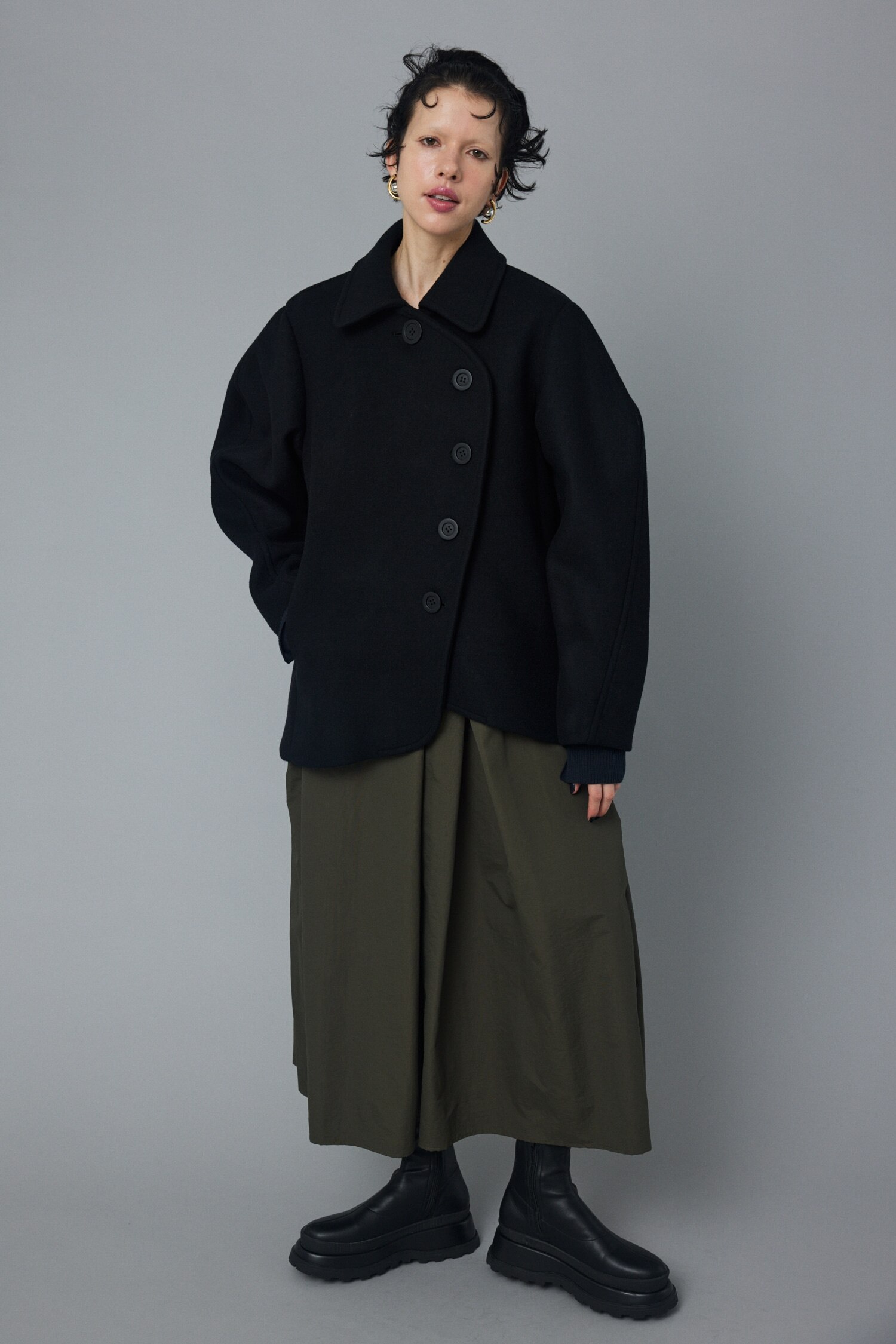 Round body wool coat|HeRIN.CYE(ヘリンドットサイ)の通販