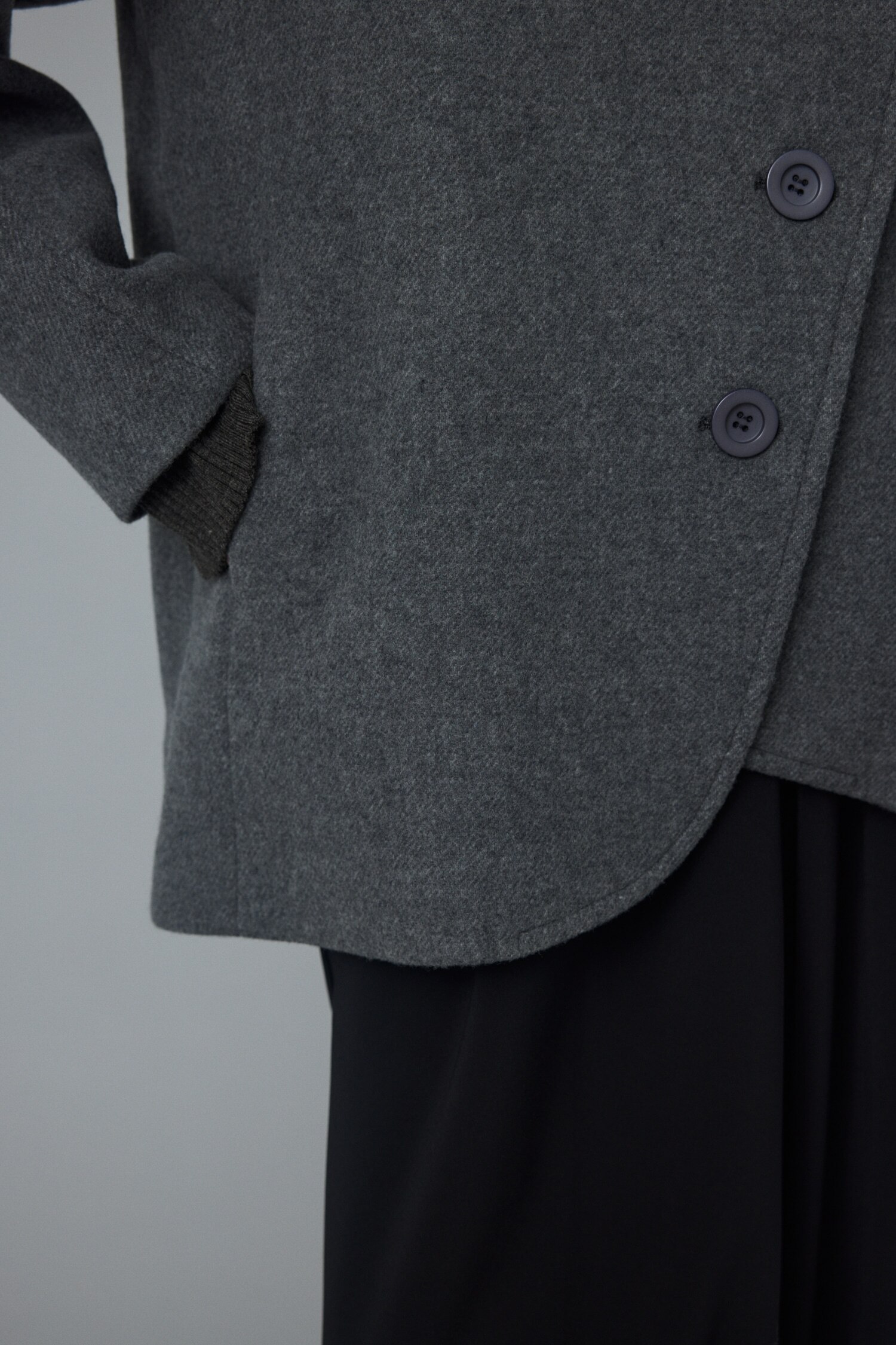 Round body wool coat|HeRIN.CYE(ヘリンドットサイ)の通販｜アイルミネ