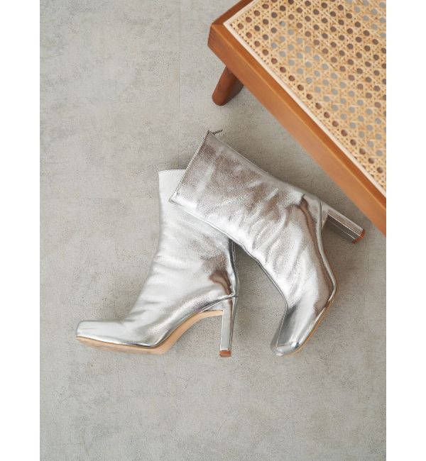 SQUARE SHORT BOOTS