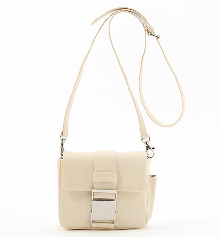 バックルポシェット