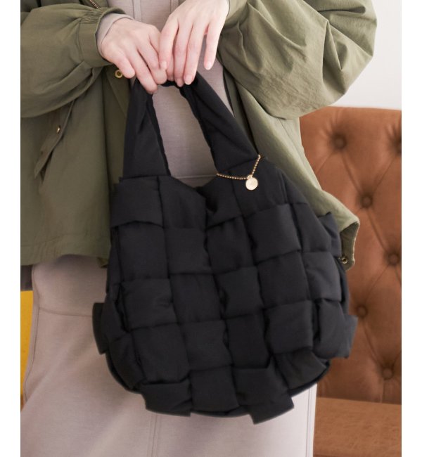 ブランドIBIZA編み込みが素敵なバッグ‼️メッシュ素材が高級感抜群なバケツ型❤️