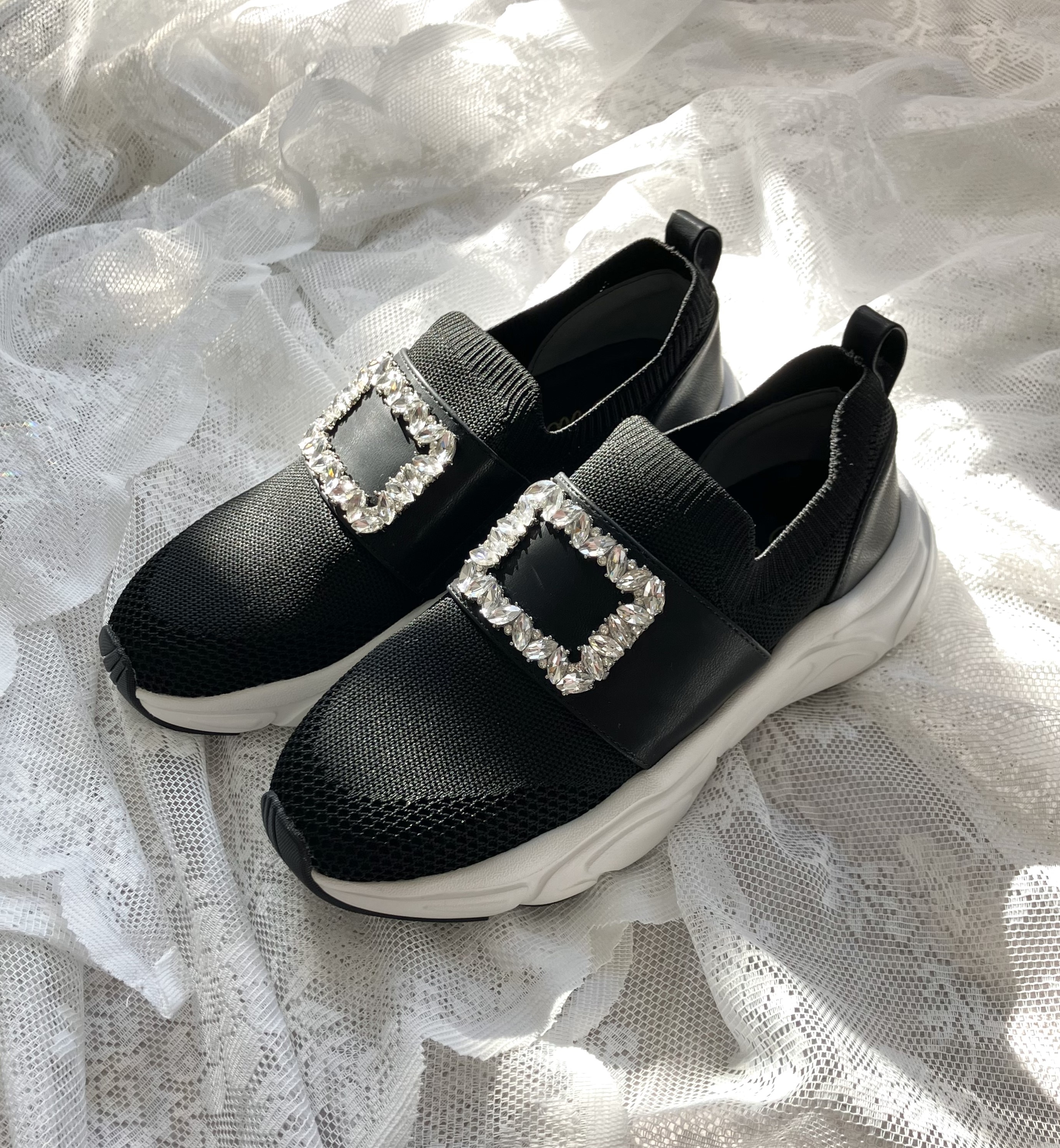 Bridget Birkin】ビジューバックルニットスニーカー|INTER-CHAUSSURES 