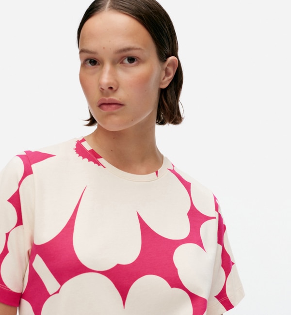 Tunnit Unikko Tシャツ|Marimekko(マリメッコ)の通販｜アイルミネ