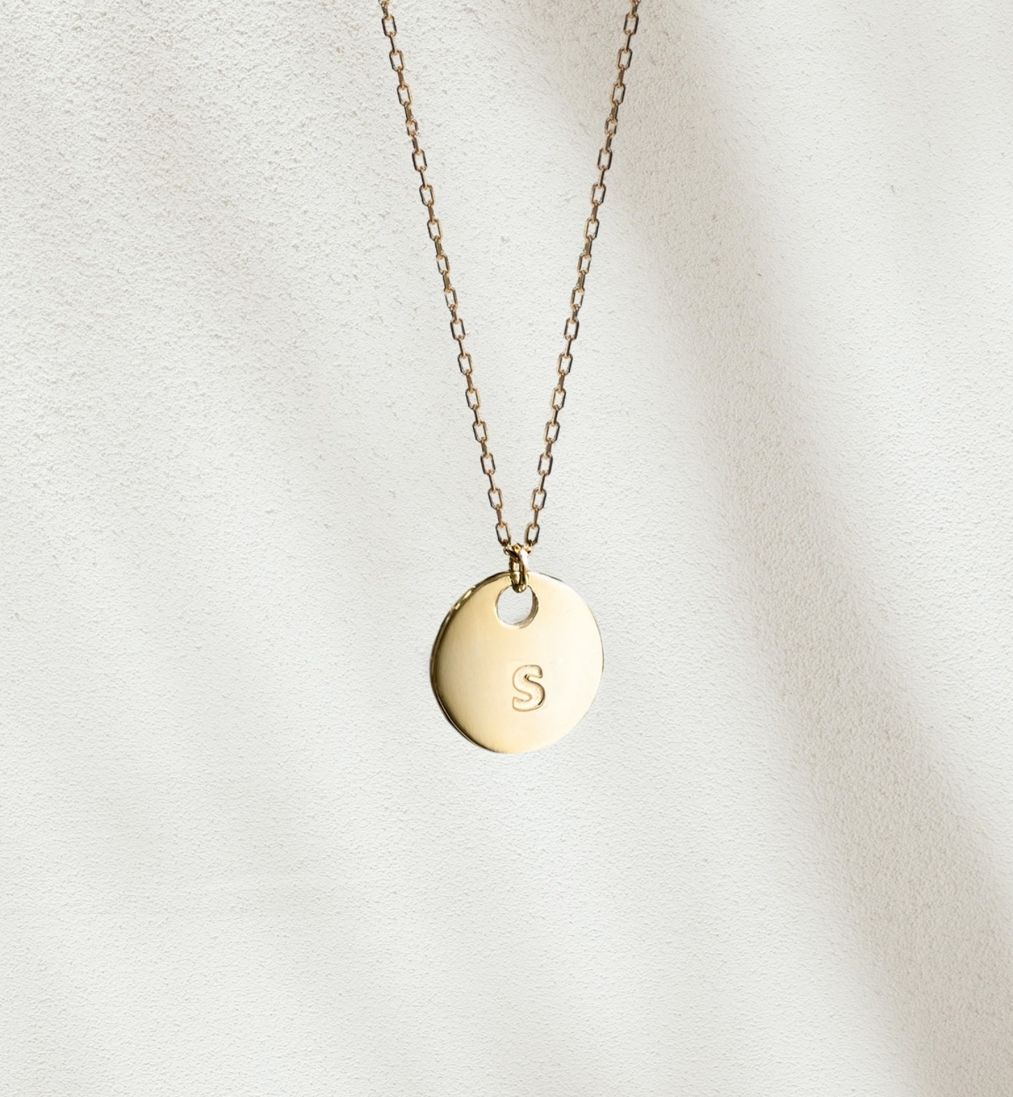 Initial Coin Necklace | K10YG〈イニシャルS〉|cui-cui(キュイキュイ