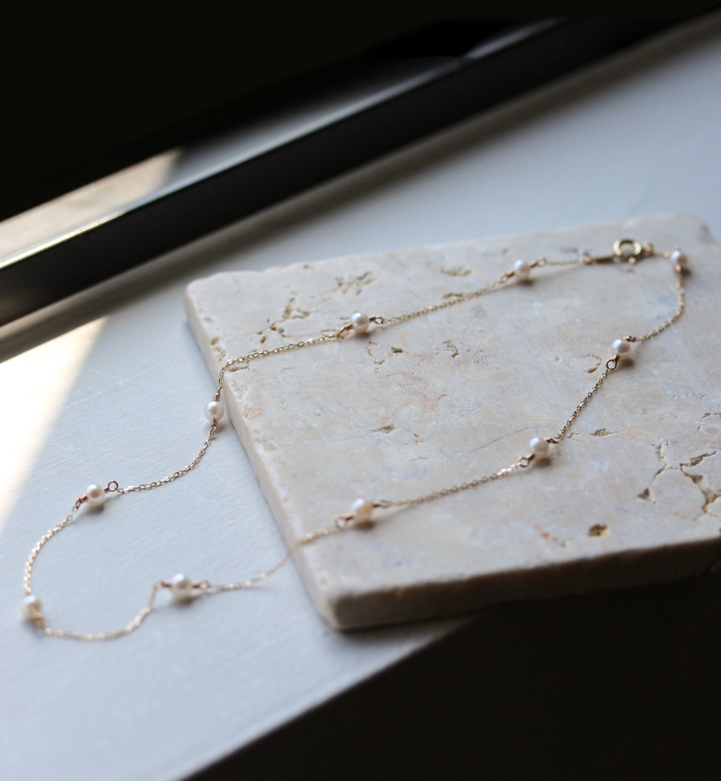 Pearl Station Choker Necklace 【White Mousse】 | K10YG|cui-cui