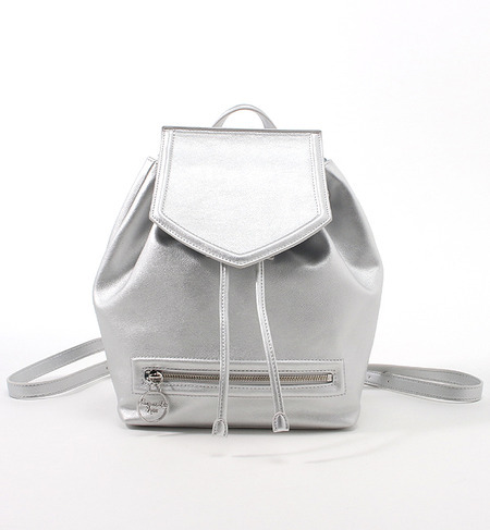 巾着型フラップリュック