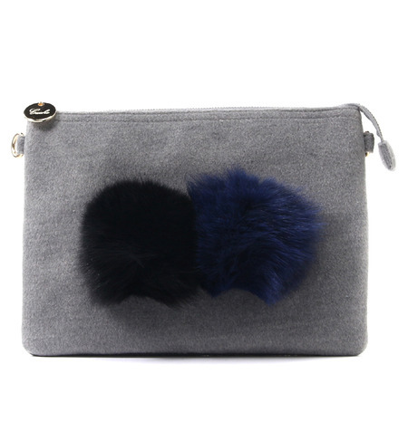 【アンド クチュール/And Couture】 ファーポンポン付きクラッチハバッグ [送料無料]