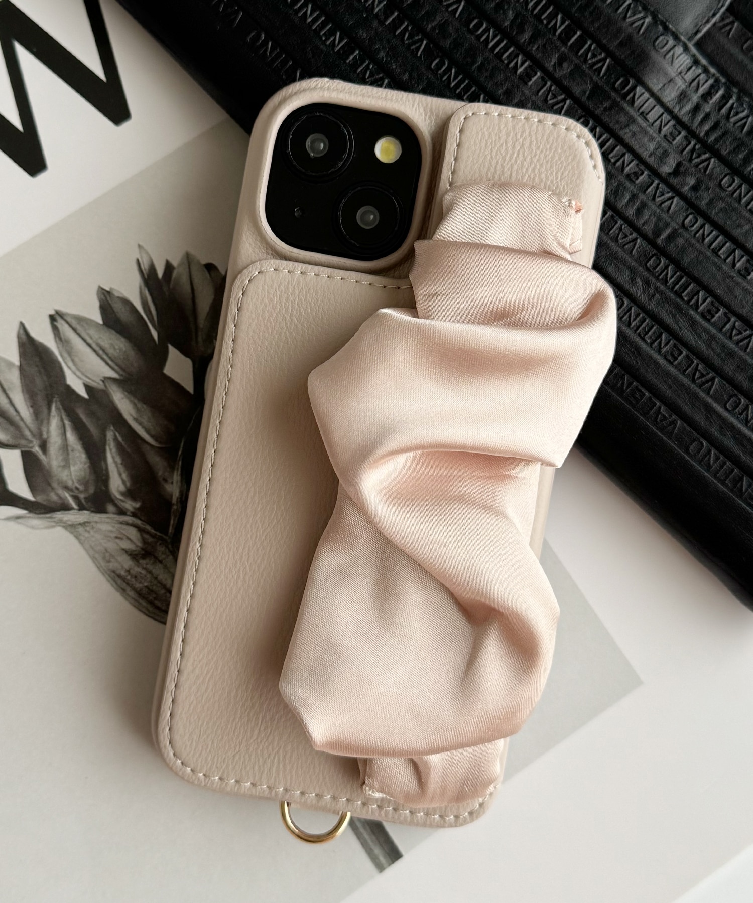 Classy Scrunchie Case iPhoneケース スマホケース カード収納 ミラー  iPhone16シリーズ/15Pro/15/14/13|UNiCASE(ユニケース)の通販｜アイルミネ