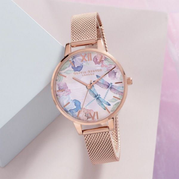 OLIVIA BURTON(ｵﾘﾋﾞｱﾊﾞｰﾄﾝ)〉34mm ﾍﾟｲﾝﾀﾘｰﾌﾟﾘﾝﾄ ﾄﾞﾗｺﾞﾝﾌﾗｲ ｼﾝｹｰｽﾛｰｽﾞ