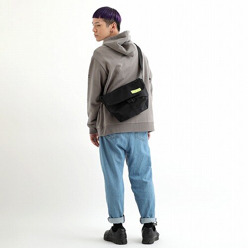 Nylon Messenger Bag Flap Zipper Pocket W.P.L.|Manhattan Portage