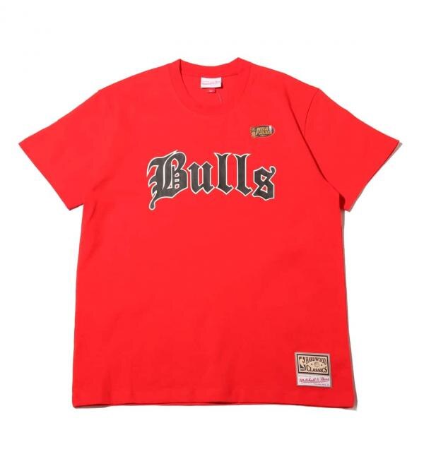 ＜アイルミネ＞【アトモス ピンク/atmos pink】 Mitchell & Ness Old English T-Shirts CHI.Bulls RED 19HO-I