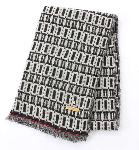 スーパーファインウール・幾何柄ストール