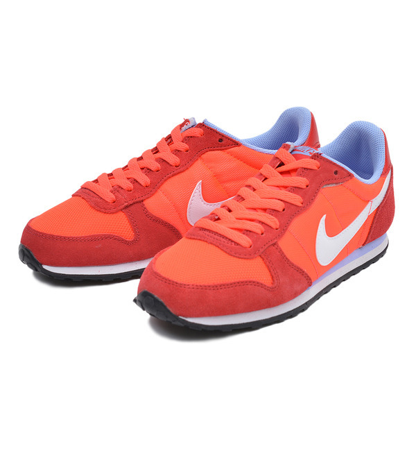 WMNS NIKE GENICCO