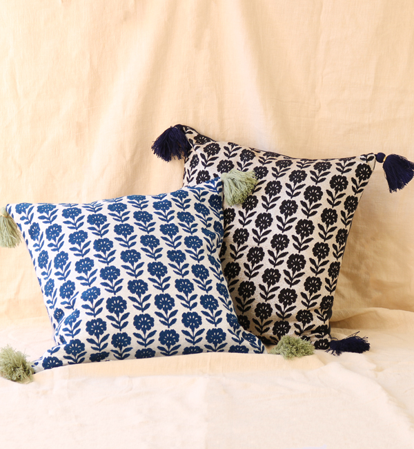 刺繍生地 タッセル付 アディティクッションカバー B Company ビーカンパニー の通販 アイルミネ